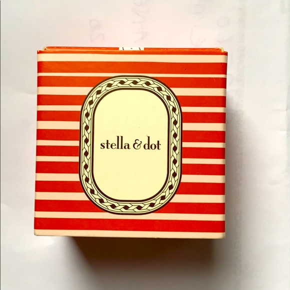 Stella & Dot Geneve Lace Ring - Picture 4 of 5